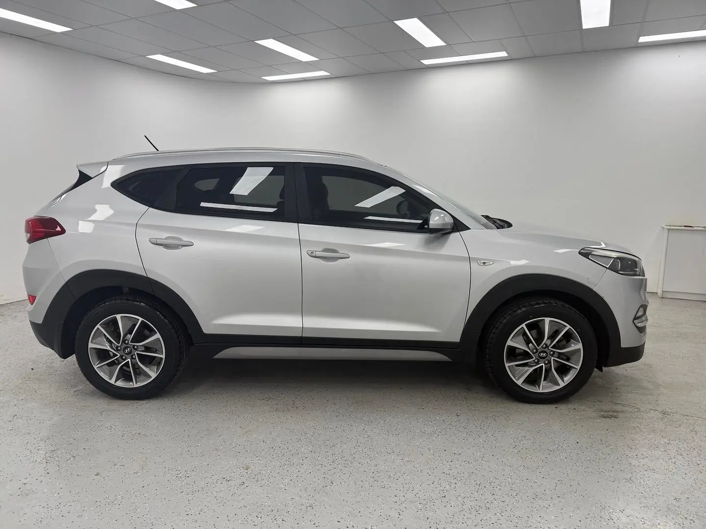 2017 Hyundai Tucson Gallery Image 2