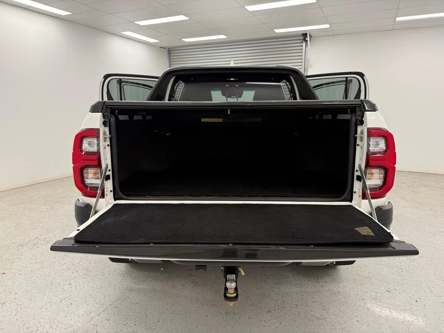 2023 Toyota Hilux Gallery Image 15