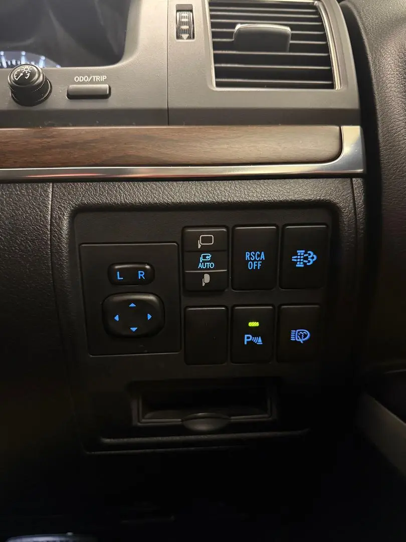 2019 Toyota Landcruiser Gallery Image 33