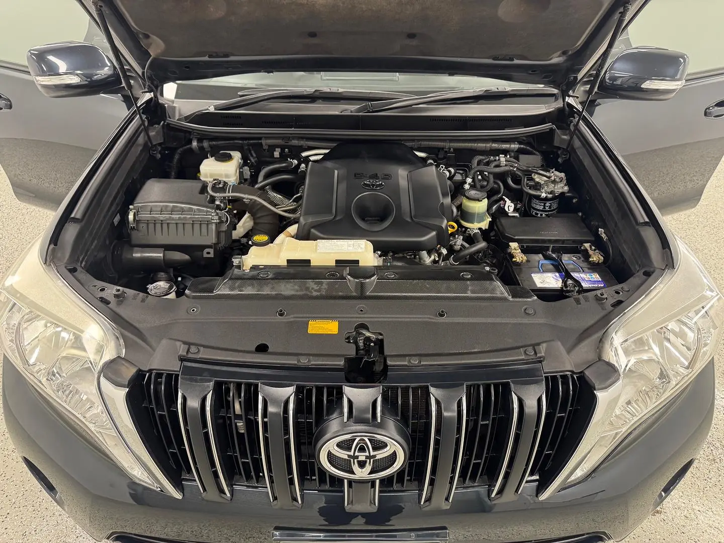 2016 Toyota Landcruiser Prado Gallery Image 14