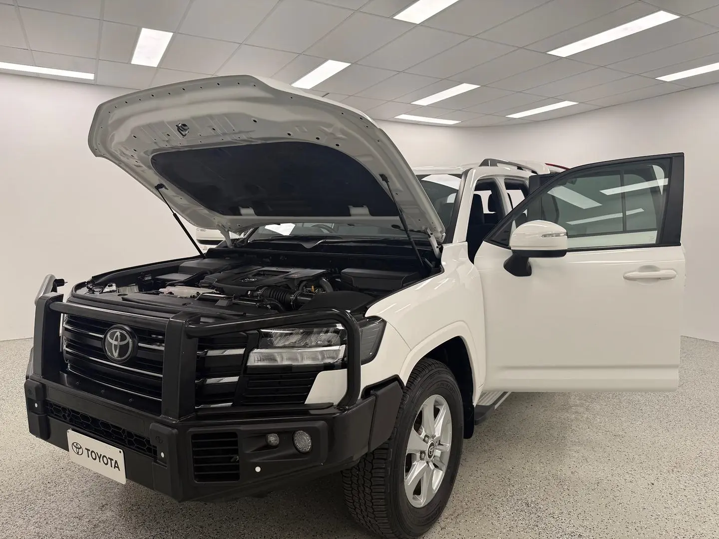 2024 Toyota Landcruiser Gallery Image 8