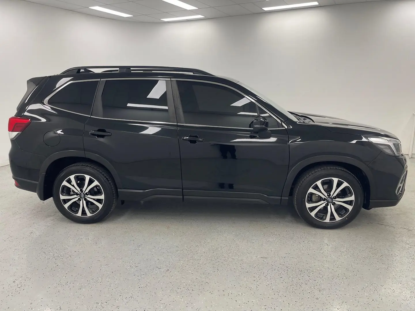 2021 Subaru Forester Gallery Image 2