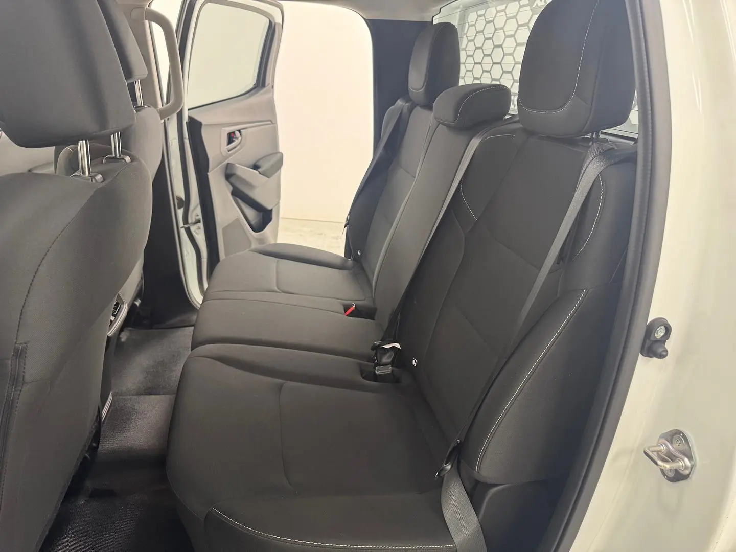 2024 Isuzu D-MAX Gallery Image 28