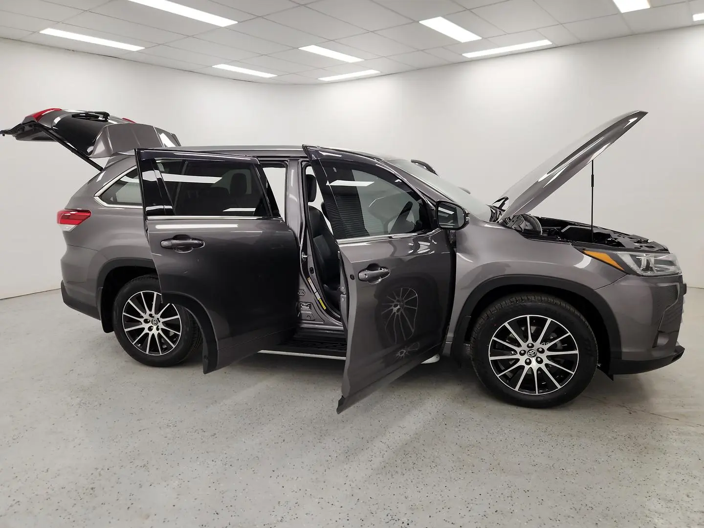 2020 Toyota Kluger Gallery Image 9