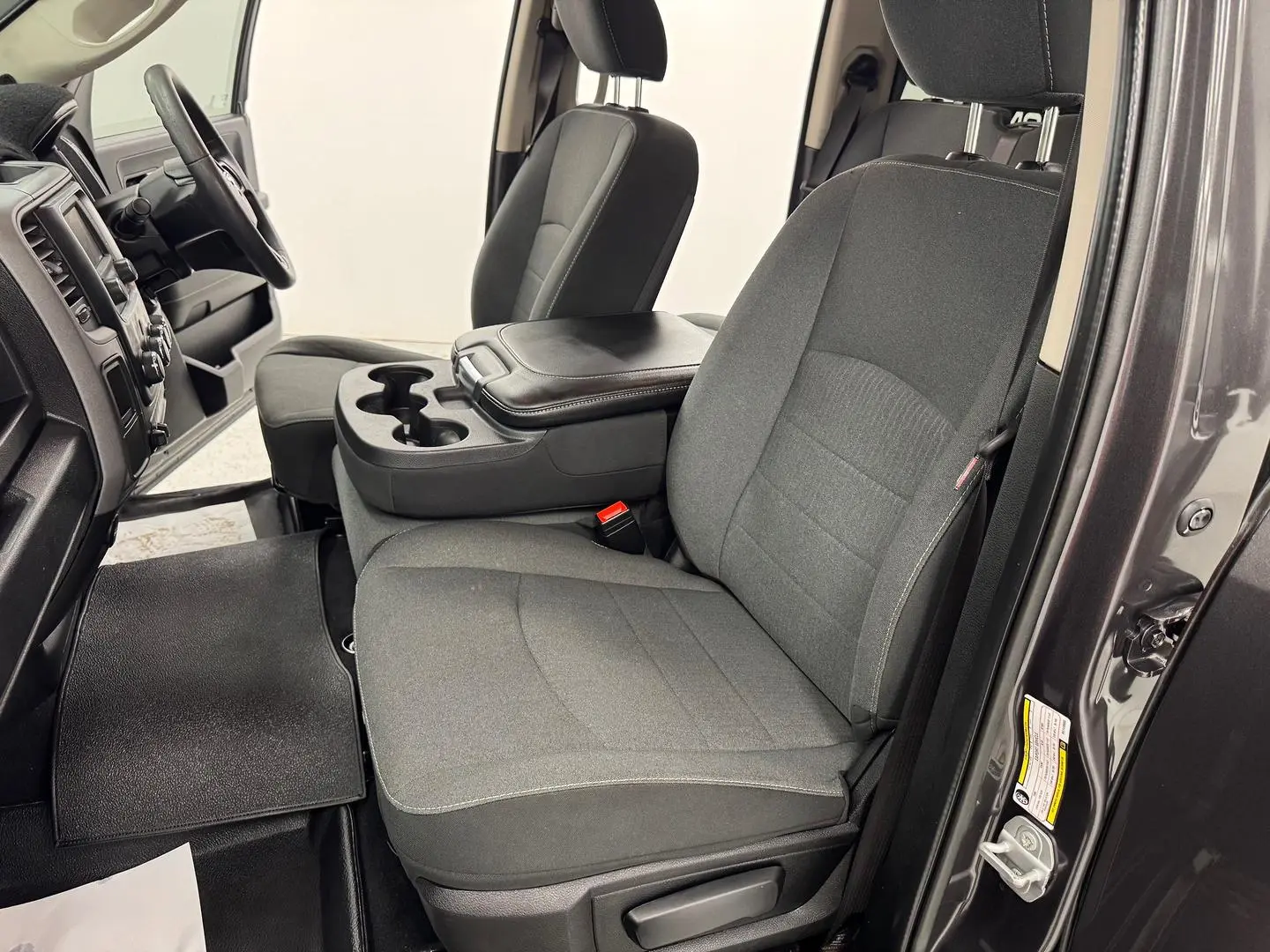 2022 RAM 1500 Gallery Image 26