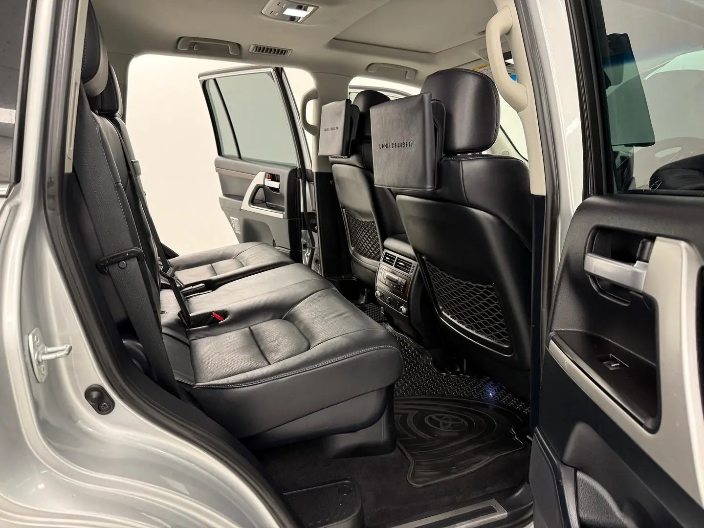 2020 Toyota Landcruiser Gallery Image 22