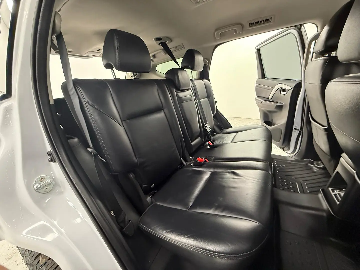2021 Mitsubishi Pajero Sport Gallery Image 20