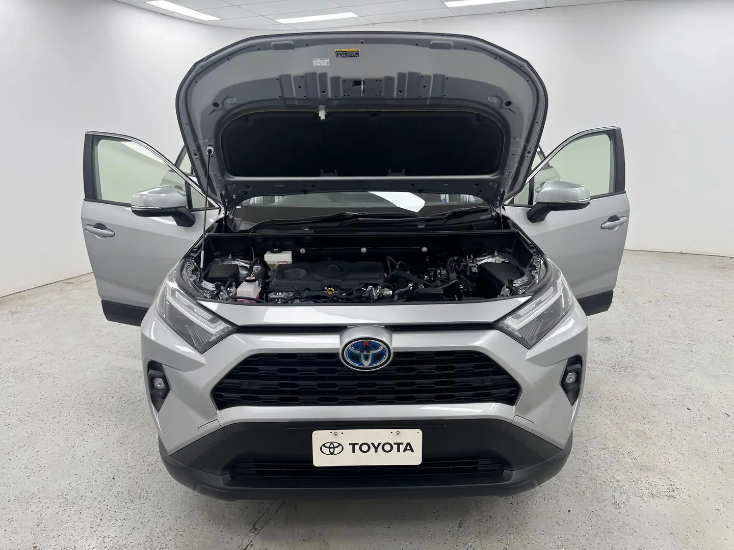 2024 Toyota RAV4 Gallery Image 13