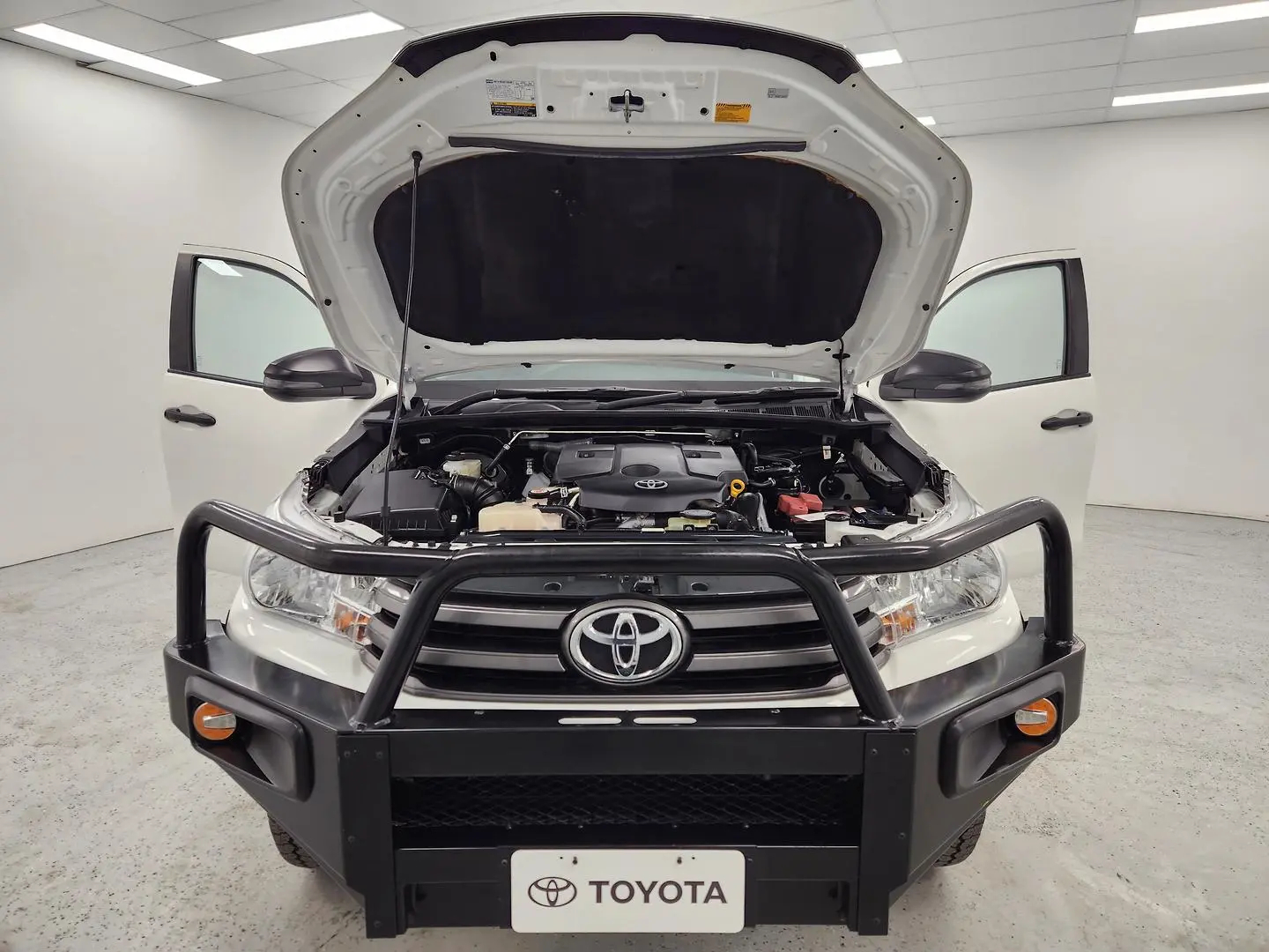 2018 Toyota Hilux Gallery Image 14