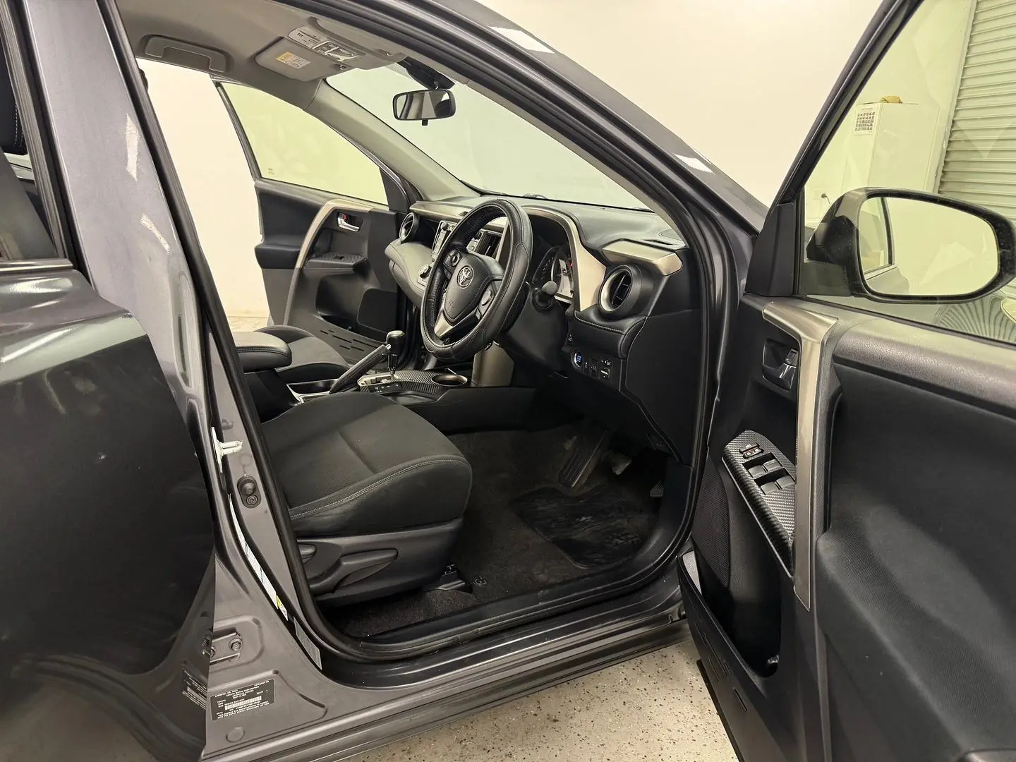 2015 Toyota RAV4 Gallery Image 19
