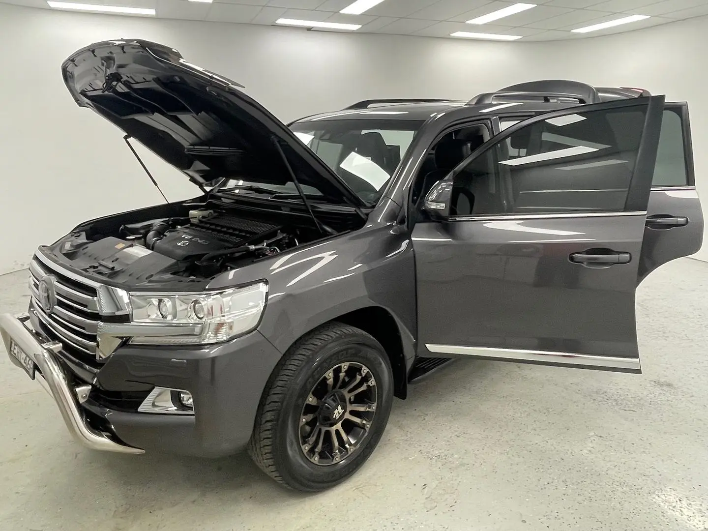2020 Toyota Landcruiser Gallery Image 14
