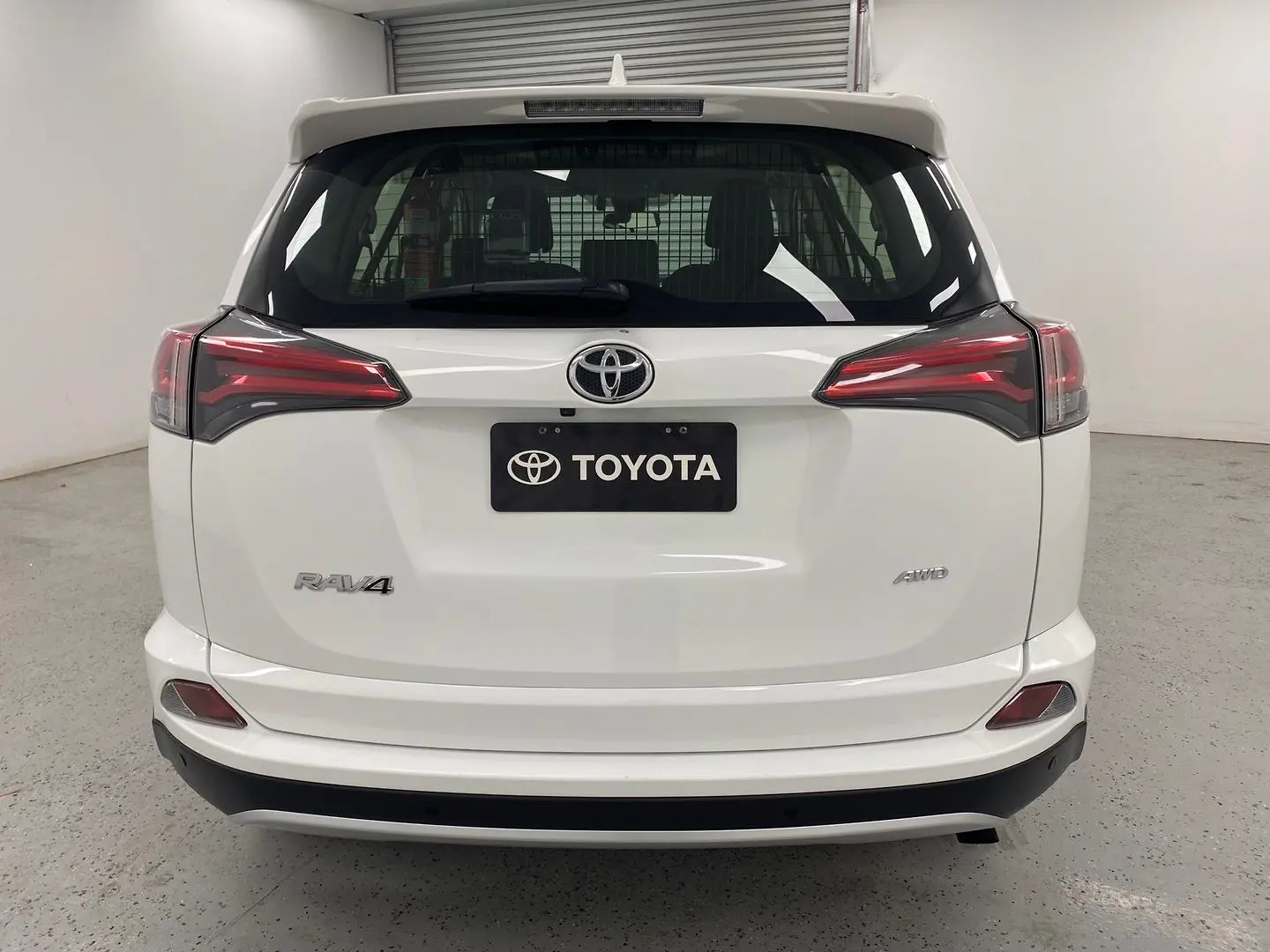 2018 Toyota Rav4 Gallery Image 4