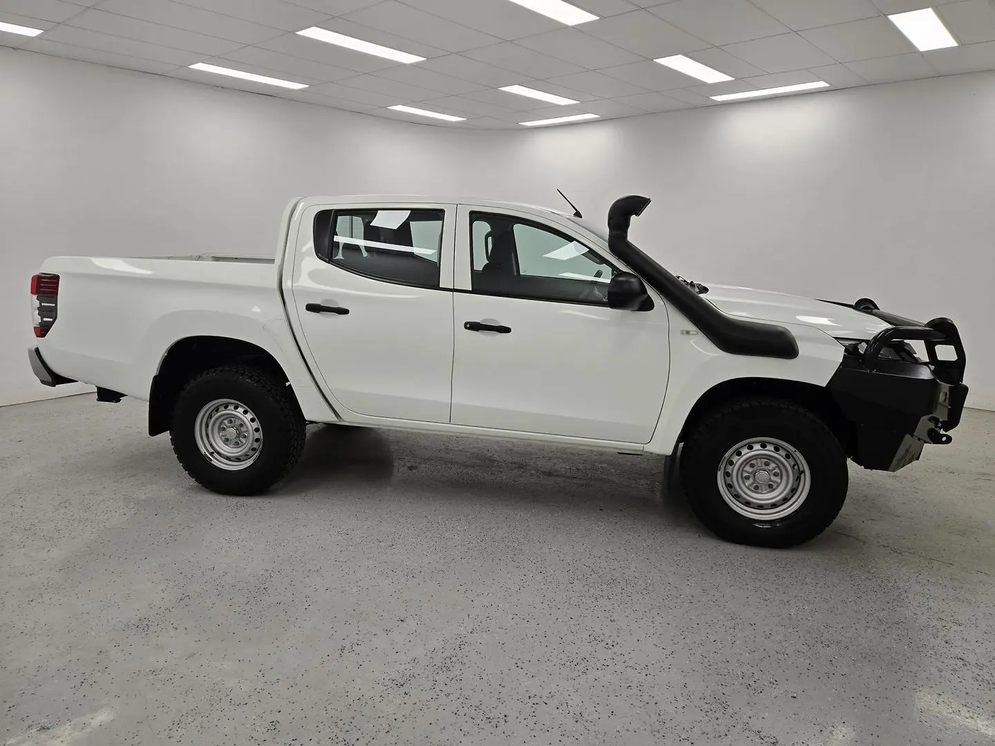 2019 Mitsubishi Triton Gallery Image 2