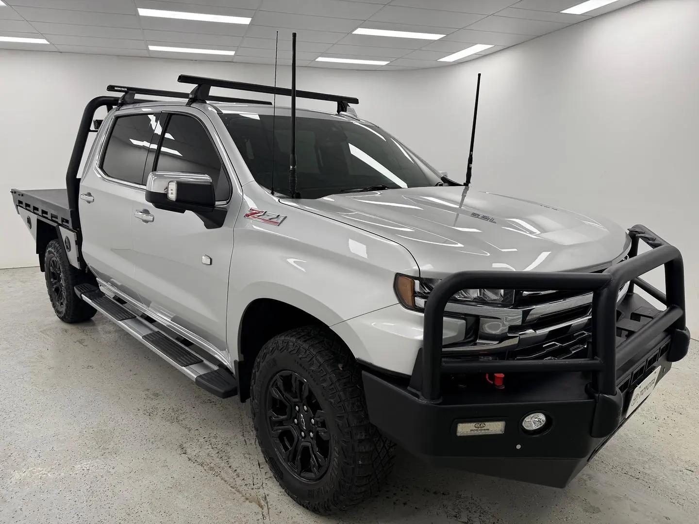 2022 Chevrolet Silverado Gallery Image 1