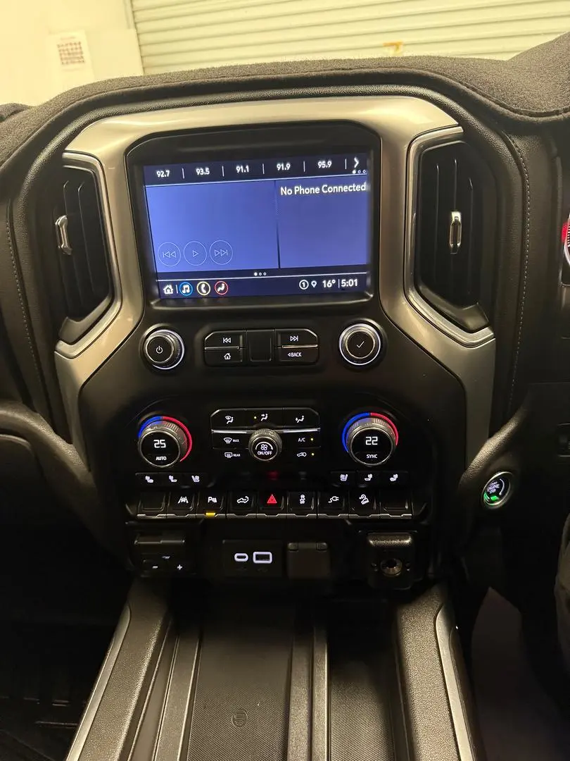 2022 Chevrolet Silverado Gallery Image 24