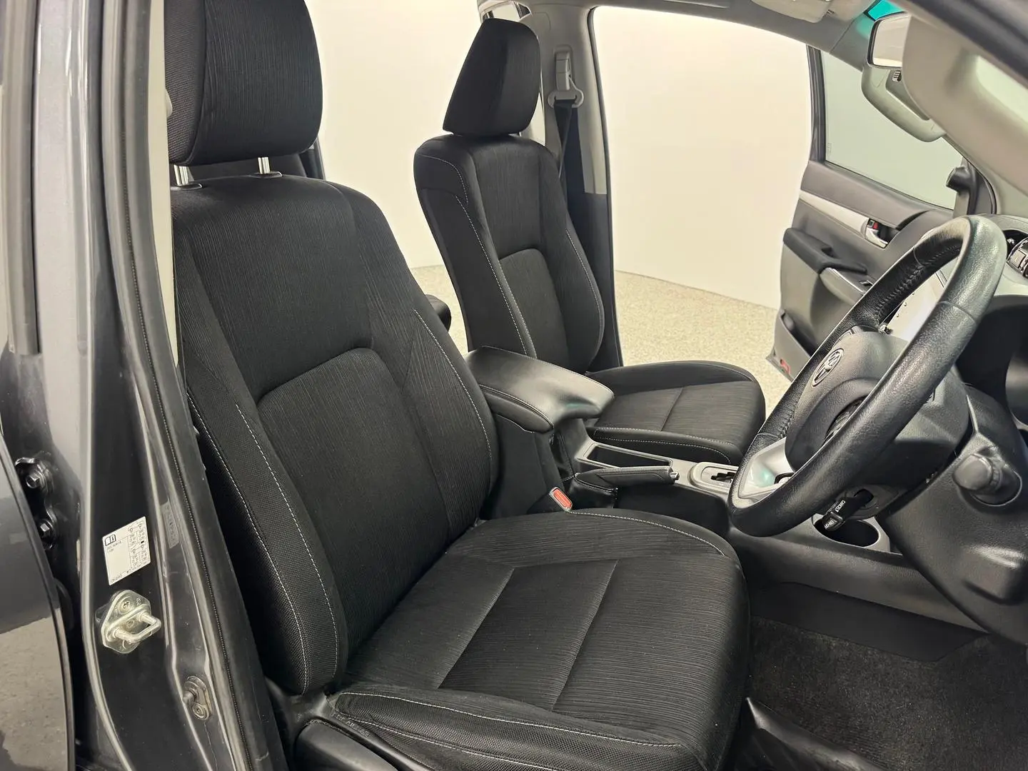 2020 Toyota Hilux Gallery Image 27