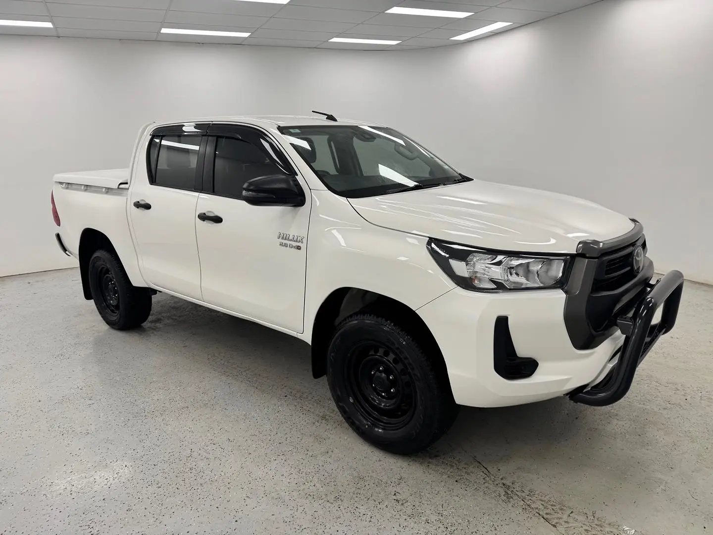2021 Toyota Hilux Gallery Image 2