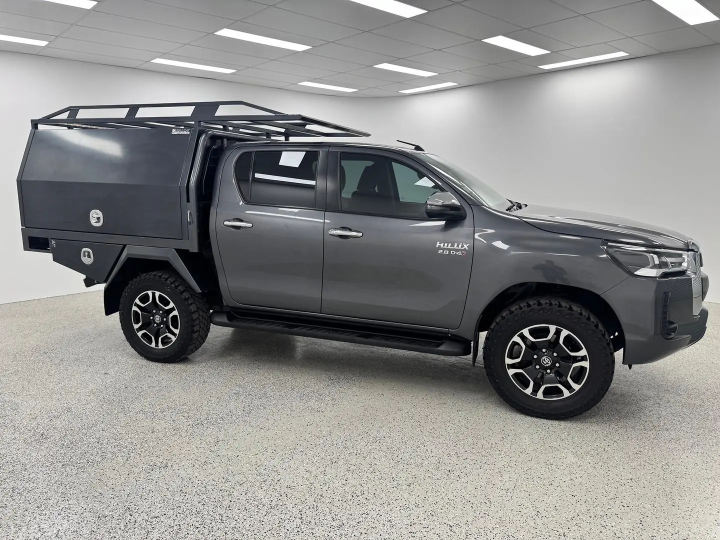 2020 Toyota Hilux Gallery Image 2