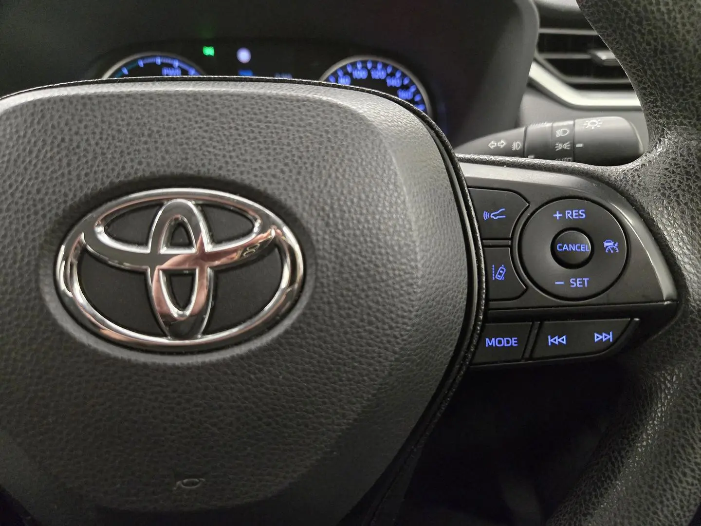 2020 Toyota Rav4 Gallery Image 25