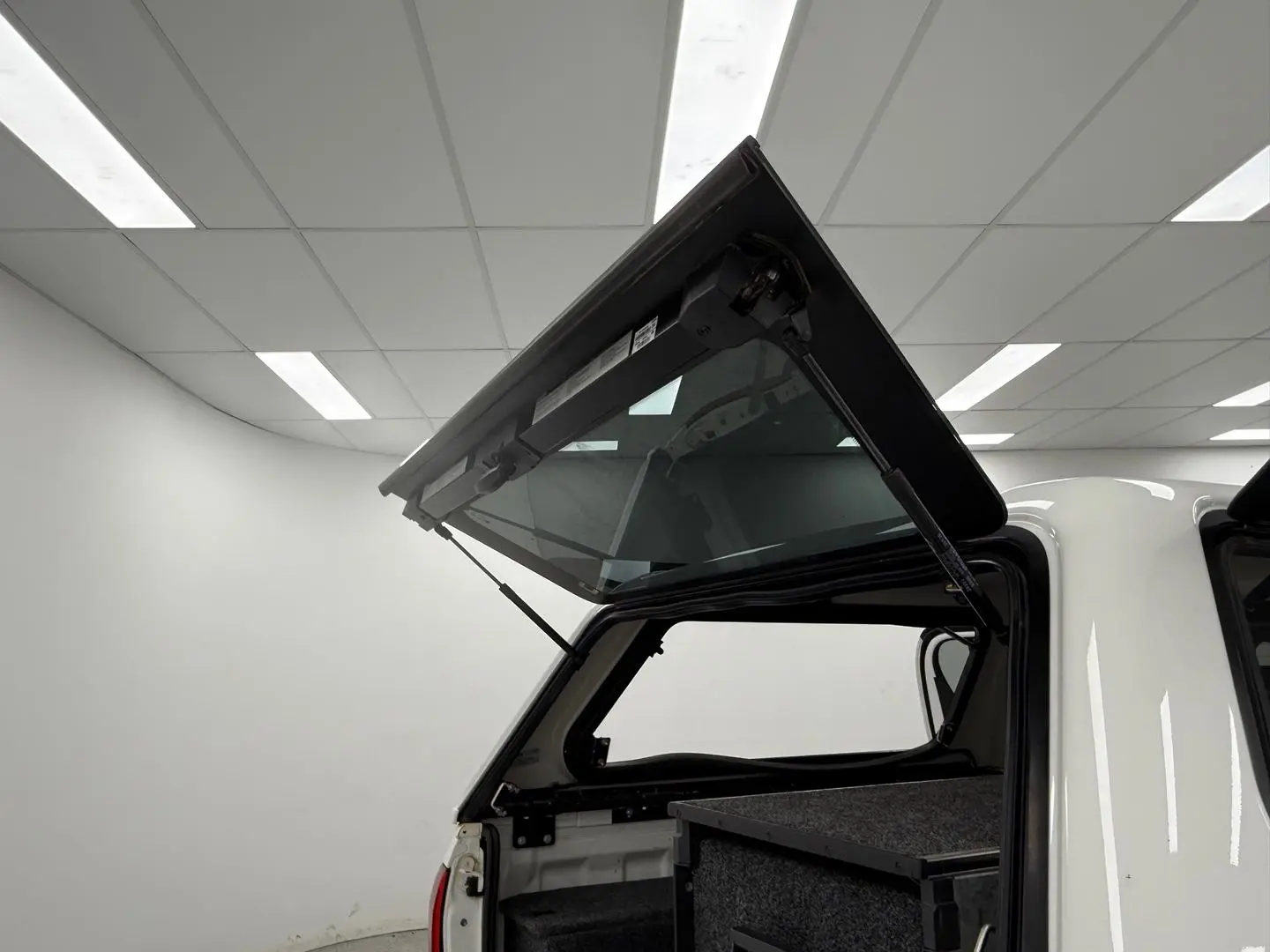 2020 Toyota Hilux Gallery Image 19