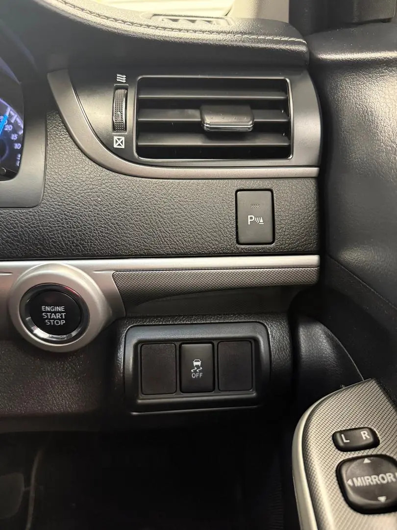 2015 Toyota Camry Gallery Image 30