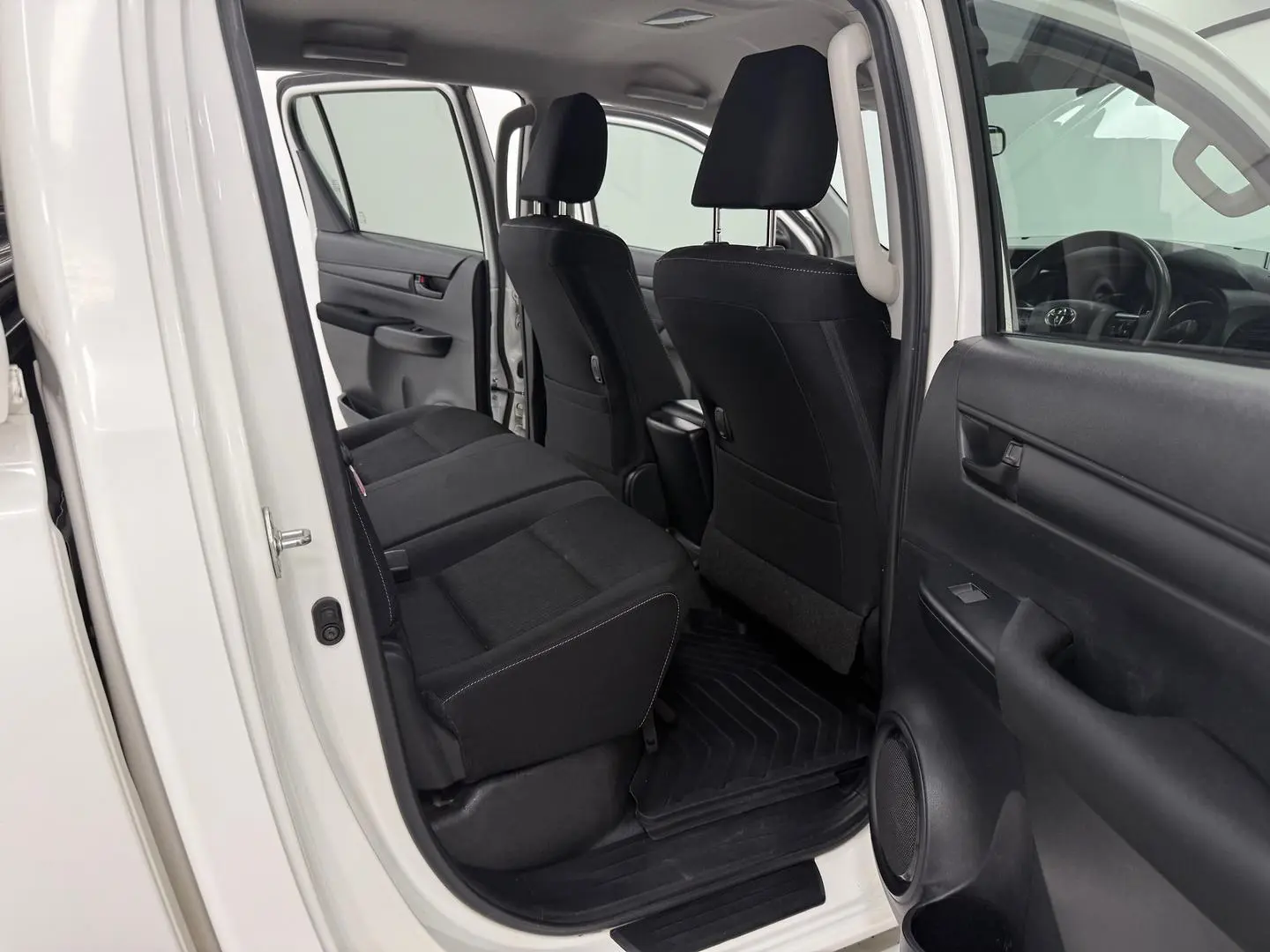 2022 Toyota Hilux Gallery Image 19