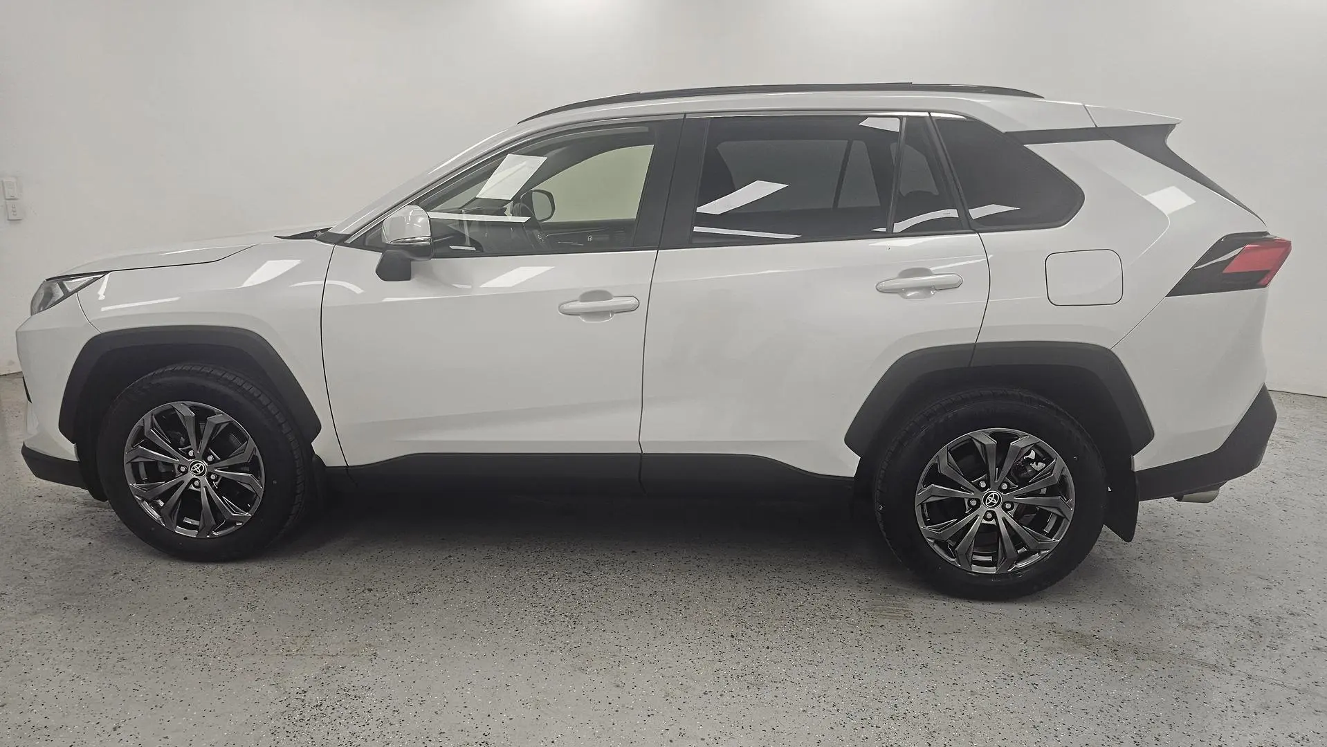 2023 Toyota RAV4 Gallery Image 7