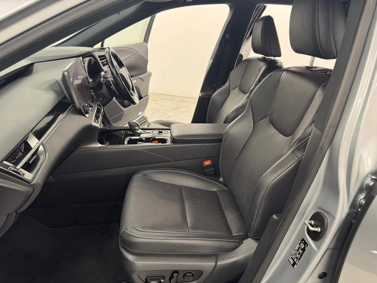 2023 Lexus RX Gallery Image 29