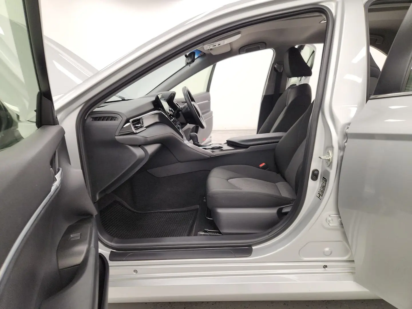 2023 Toyota Camry Gallery Image 18