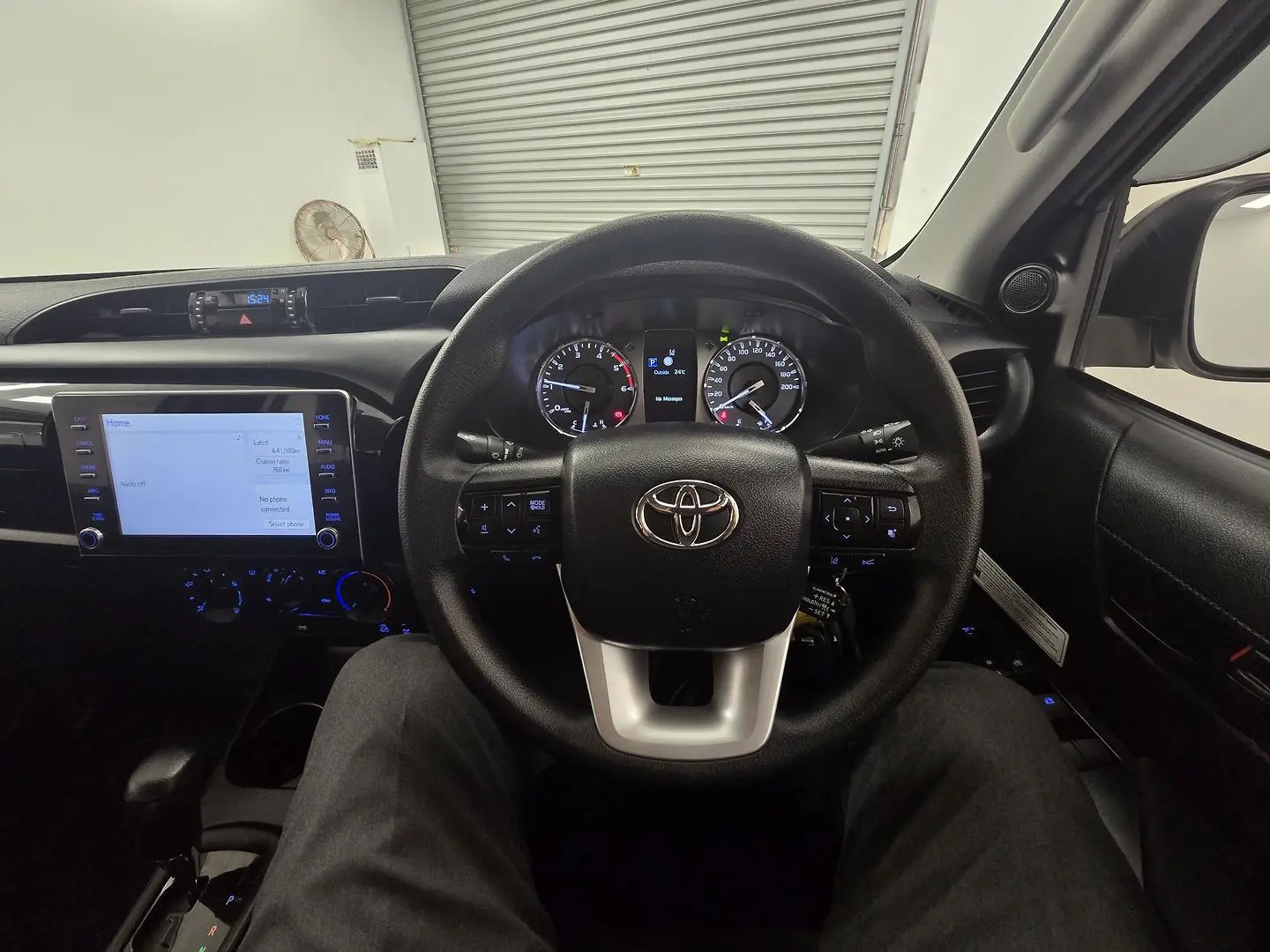 2021 Toyota Hilux Gallery Image 25