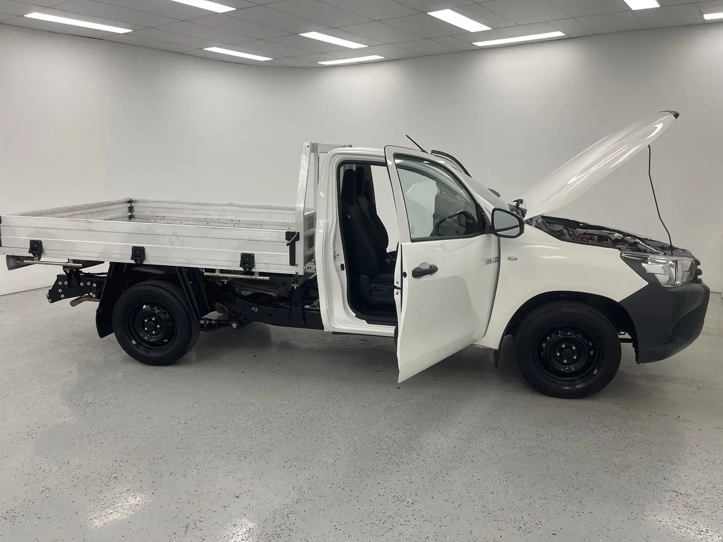 2019 Toyota Hilux Gallery Image 8