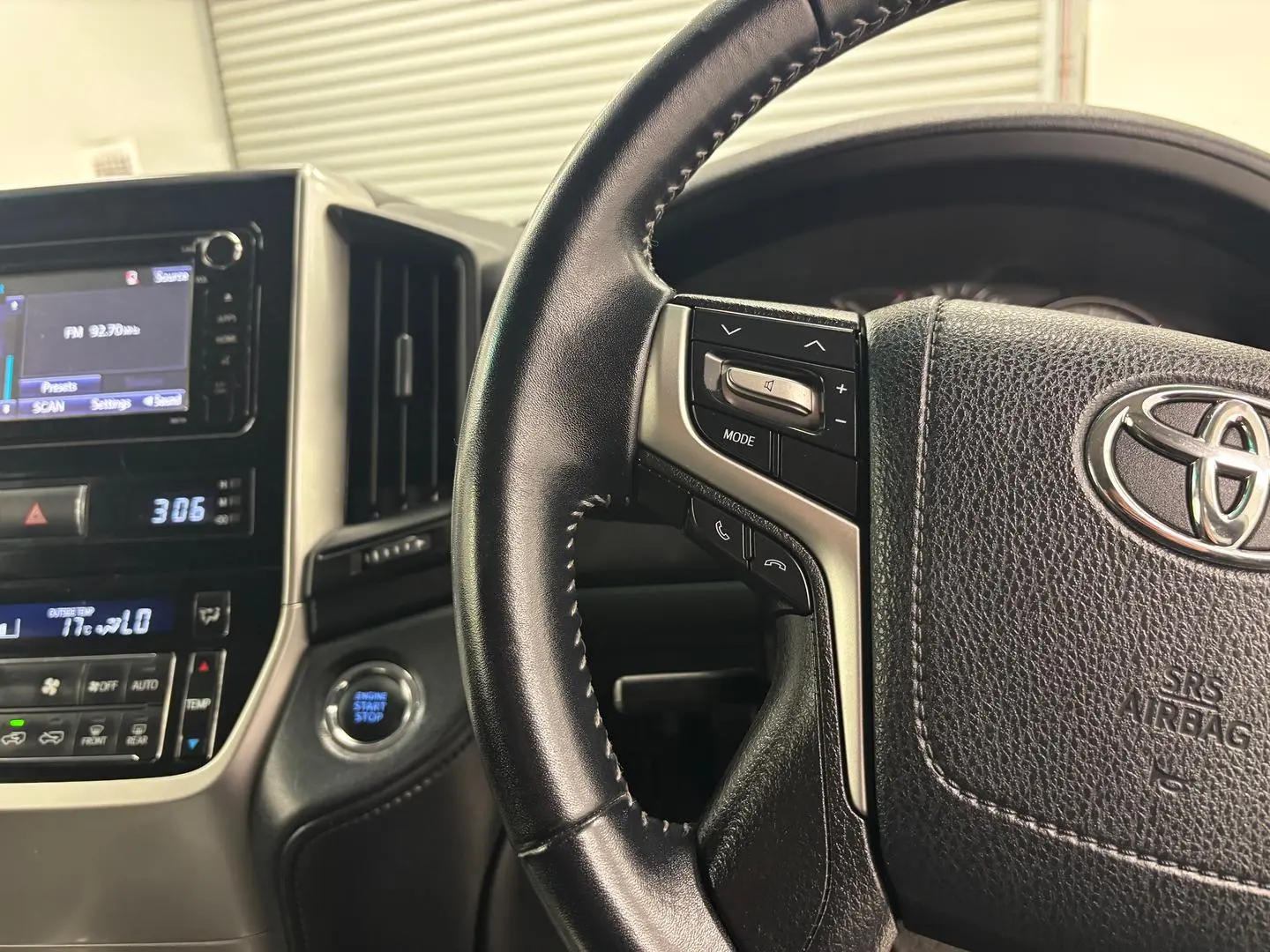 2017 Toyota Landcruiser Gallery Image 25