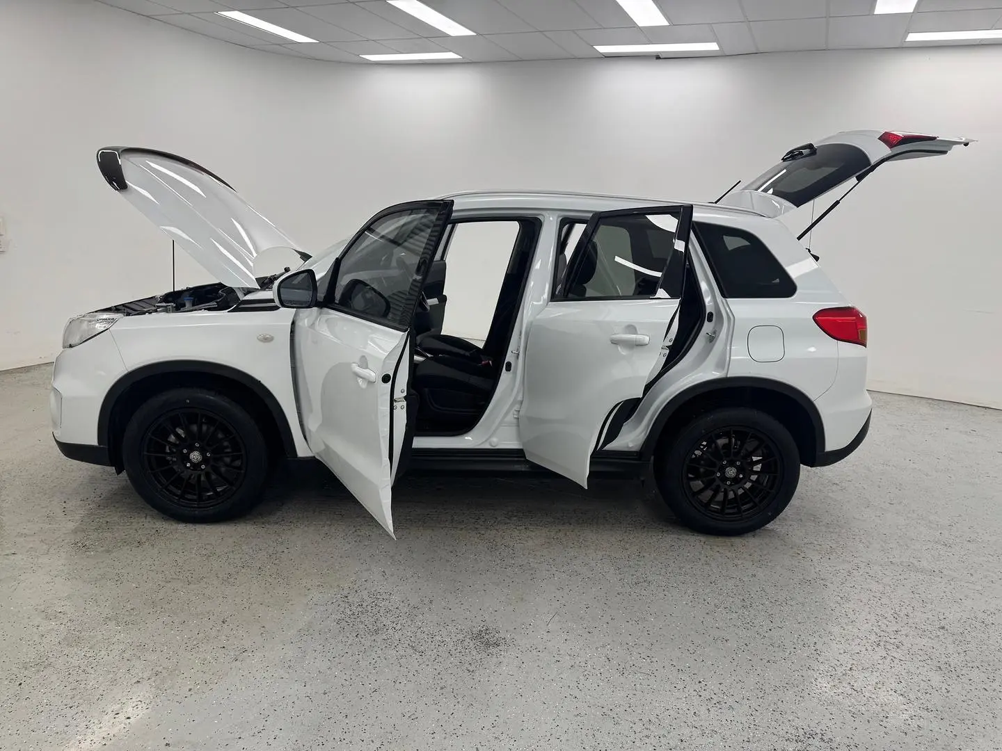 2018 Suzuki Vitara Gallery Image 11