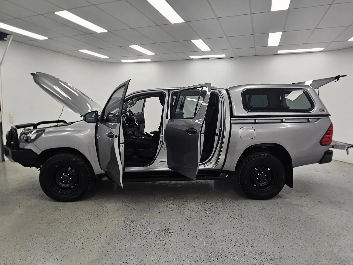 2022 Toyota Hilux Gallery Image 10