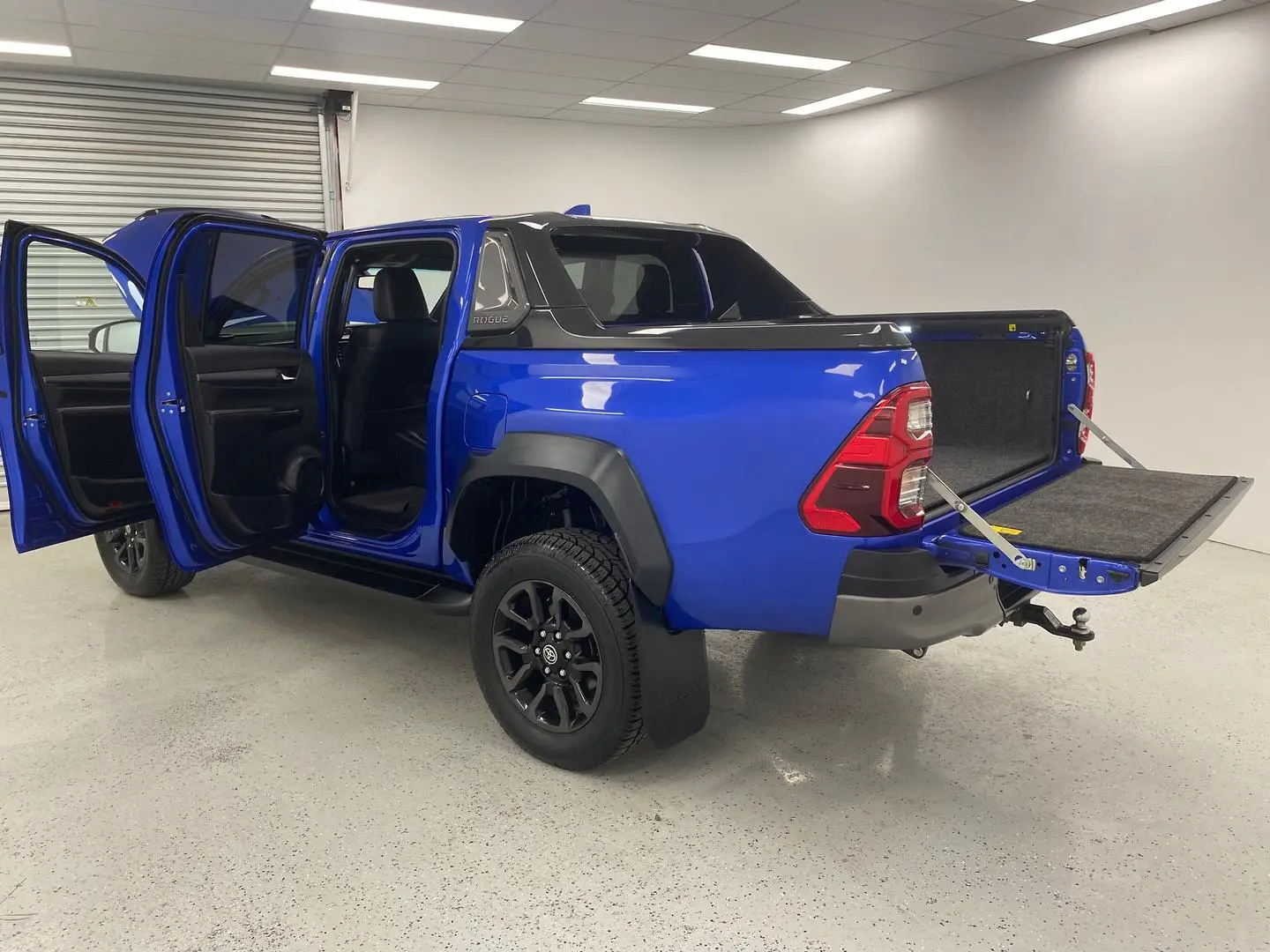 2022 Toyota Hilux Gallery Image 13