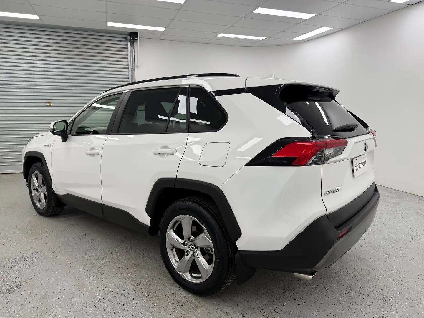 2020 Toyota RAV4 Gallery Image 5