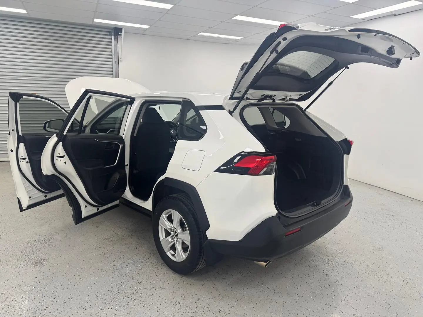 2021 Toyota RAV4 Gallery Image 10