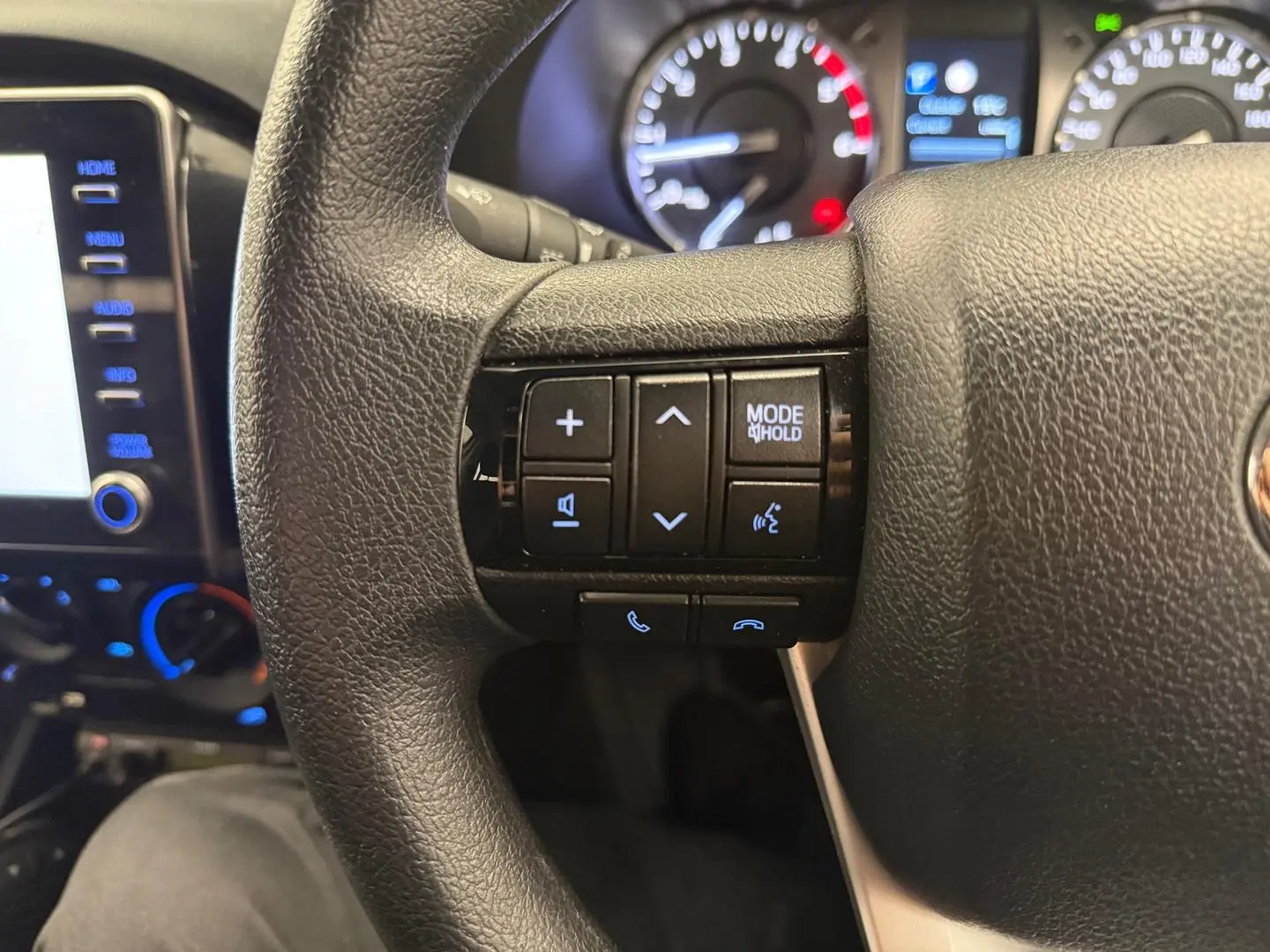 2020 Toyota Hilux Gallery Image 33