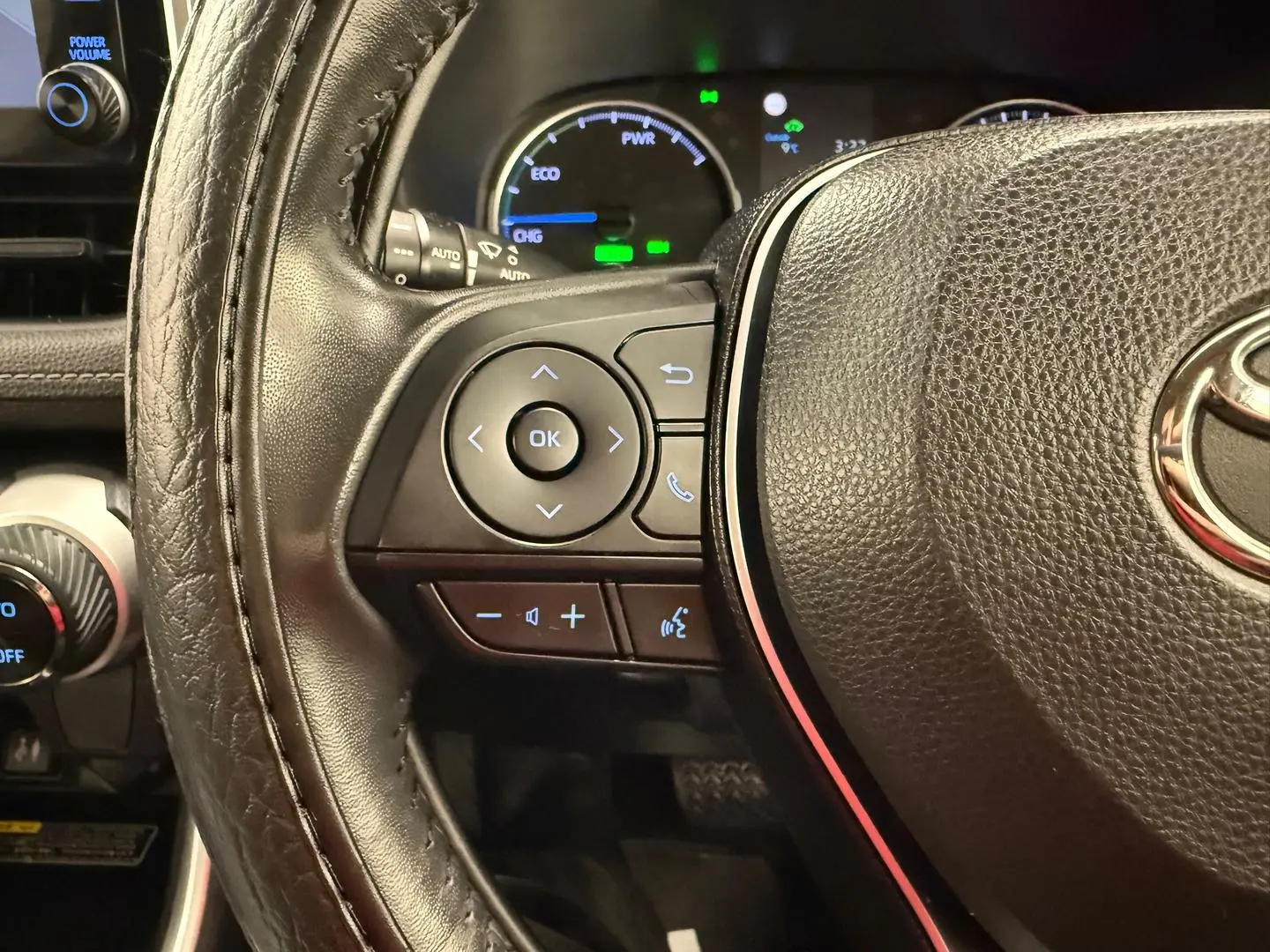 2019 Toyota RAV4 Gallery Image 24