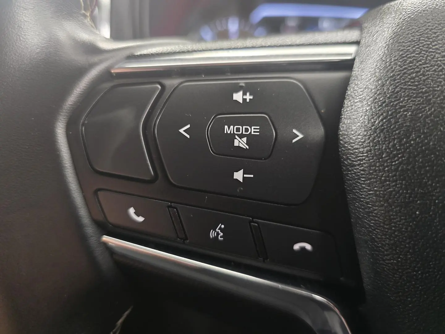2023 Isuzu MU-X Gallery Image 21