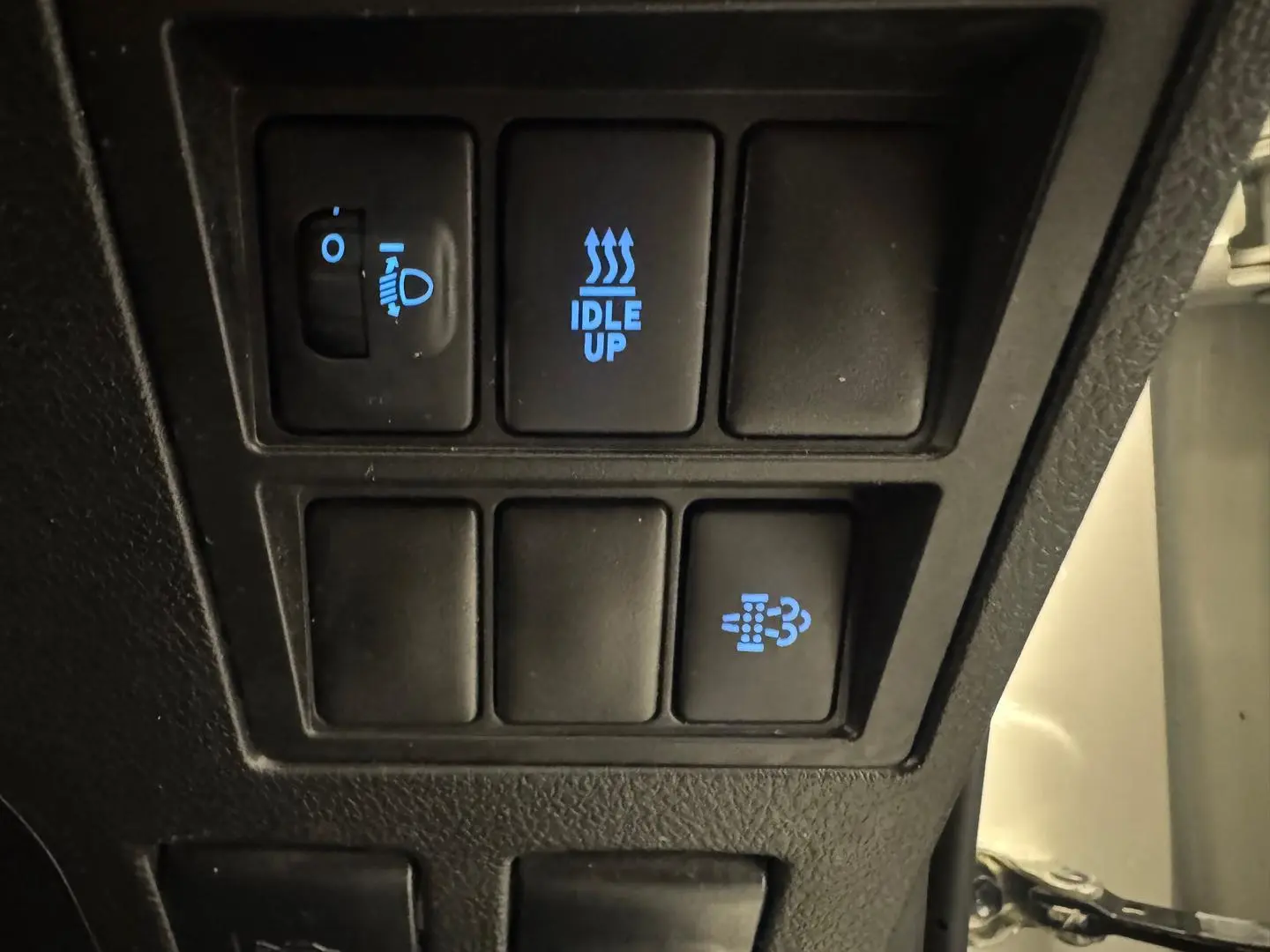 2021 Toyota Hilux Gallery Image 24