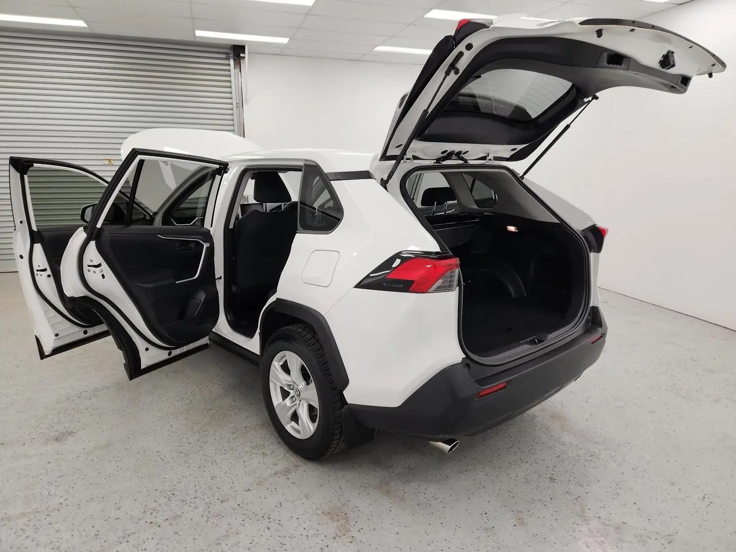 2019 Toyota RAV4 Gallery Image 12