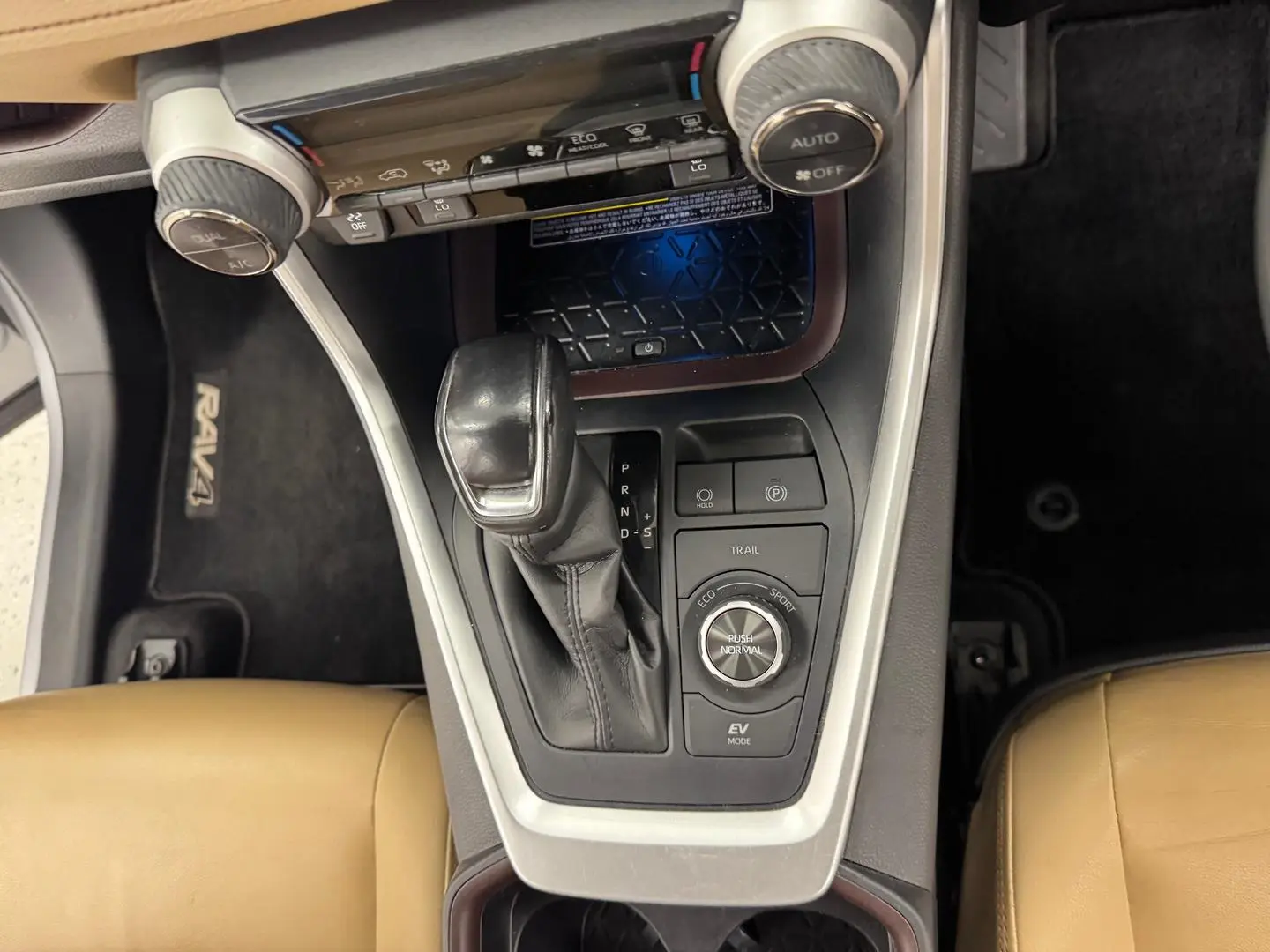 2020 Toyota RAV4 Gallery Image 20