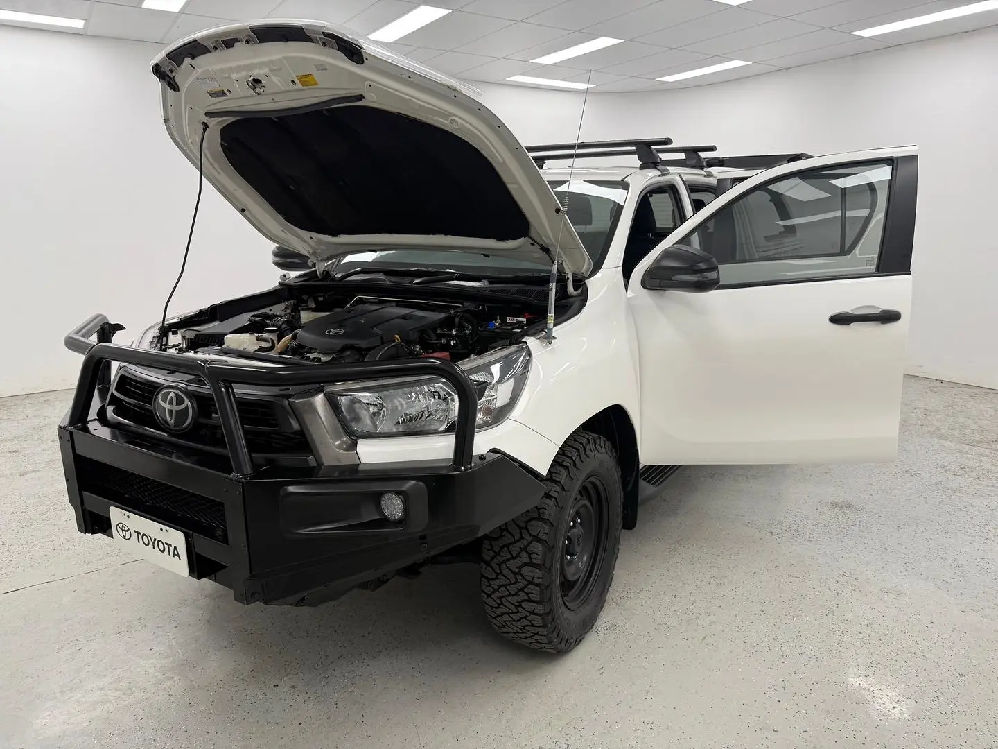 2020 Toyota Hilux Gallery Image 8