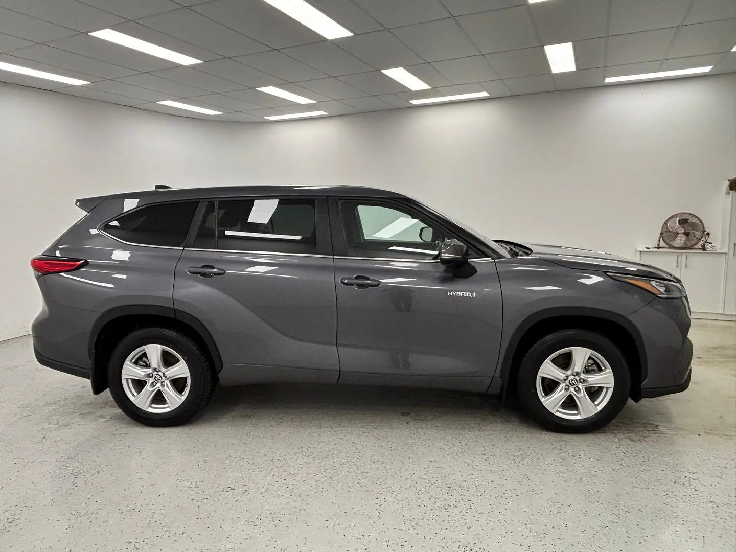 2023 Toyota Kluger Gallery Image 2
