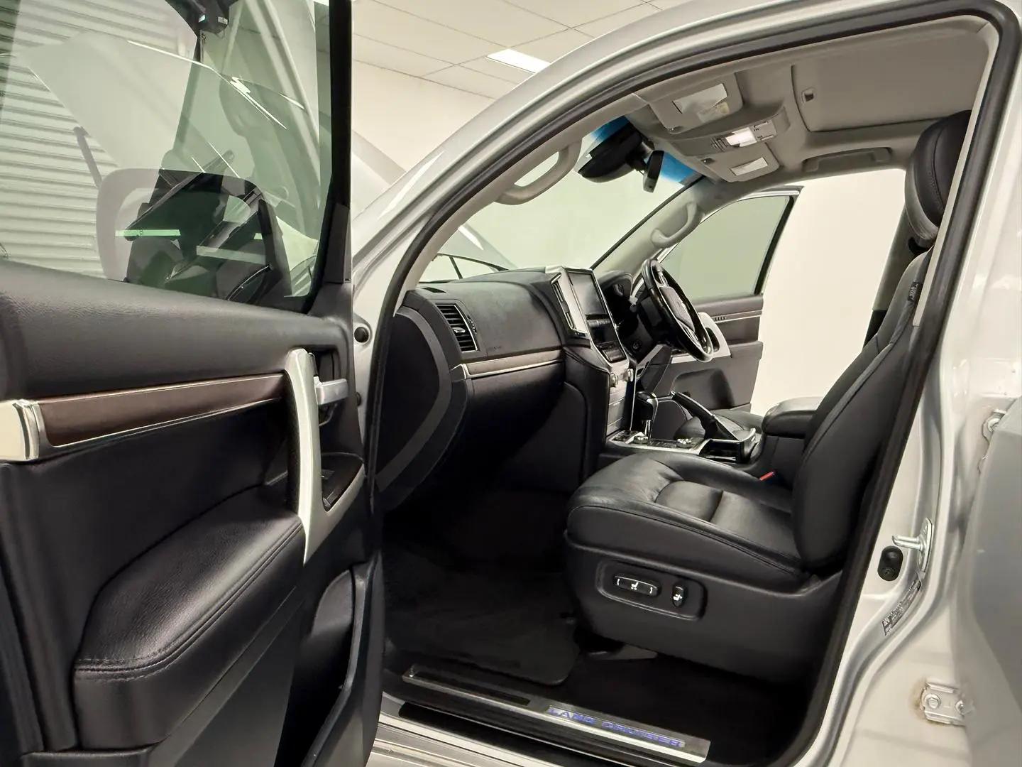 2020 Toyota Landcruiser Gallery Image 10