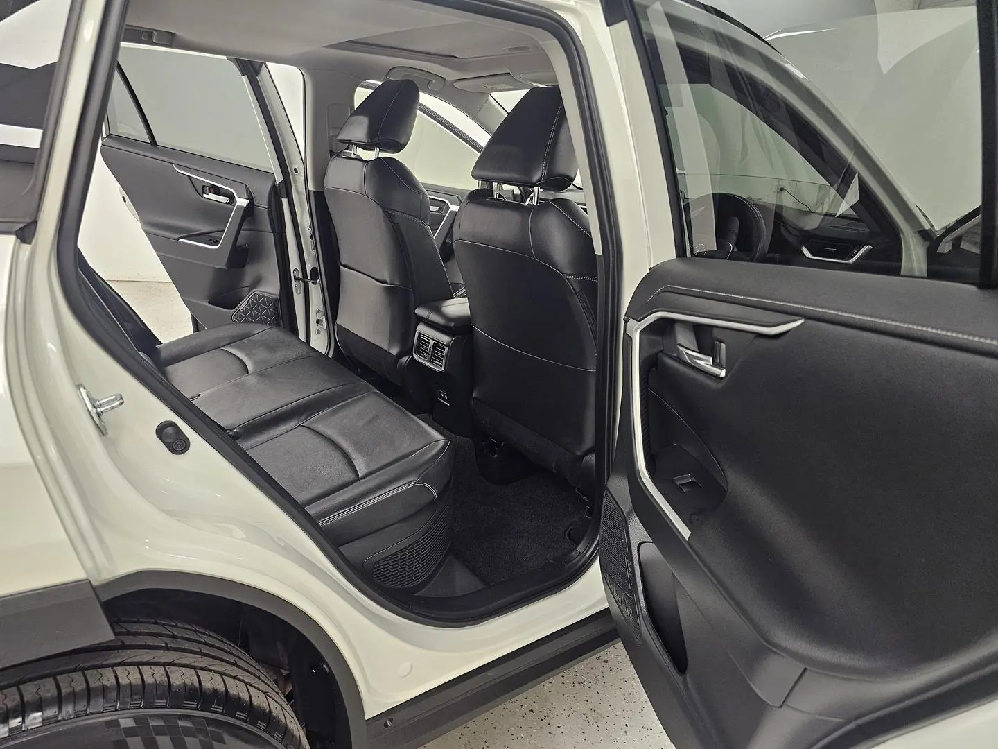 2021 Toyota RAV4 Gallery Image 21