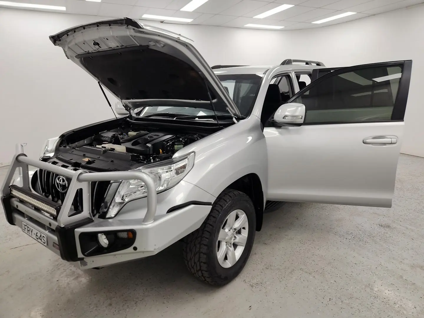 2017 Toyota Landcruiser Prado Gallery Image 14