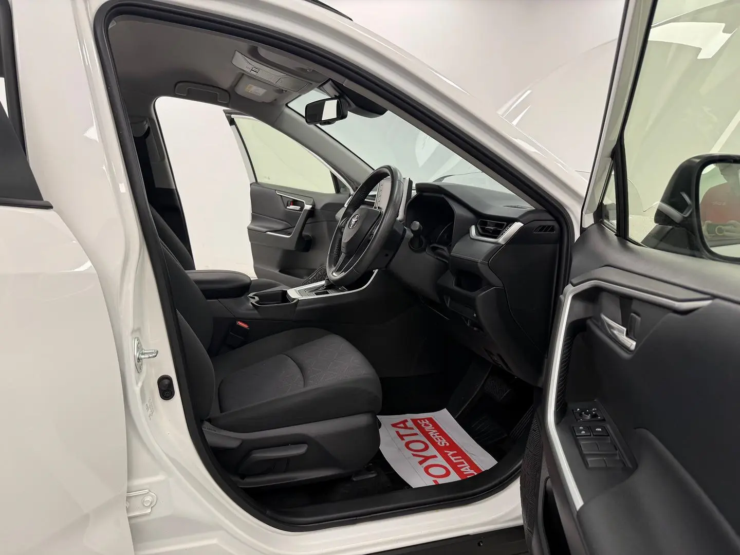 2020 Toyota RAV4 Gallery Image 18