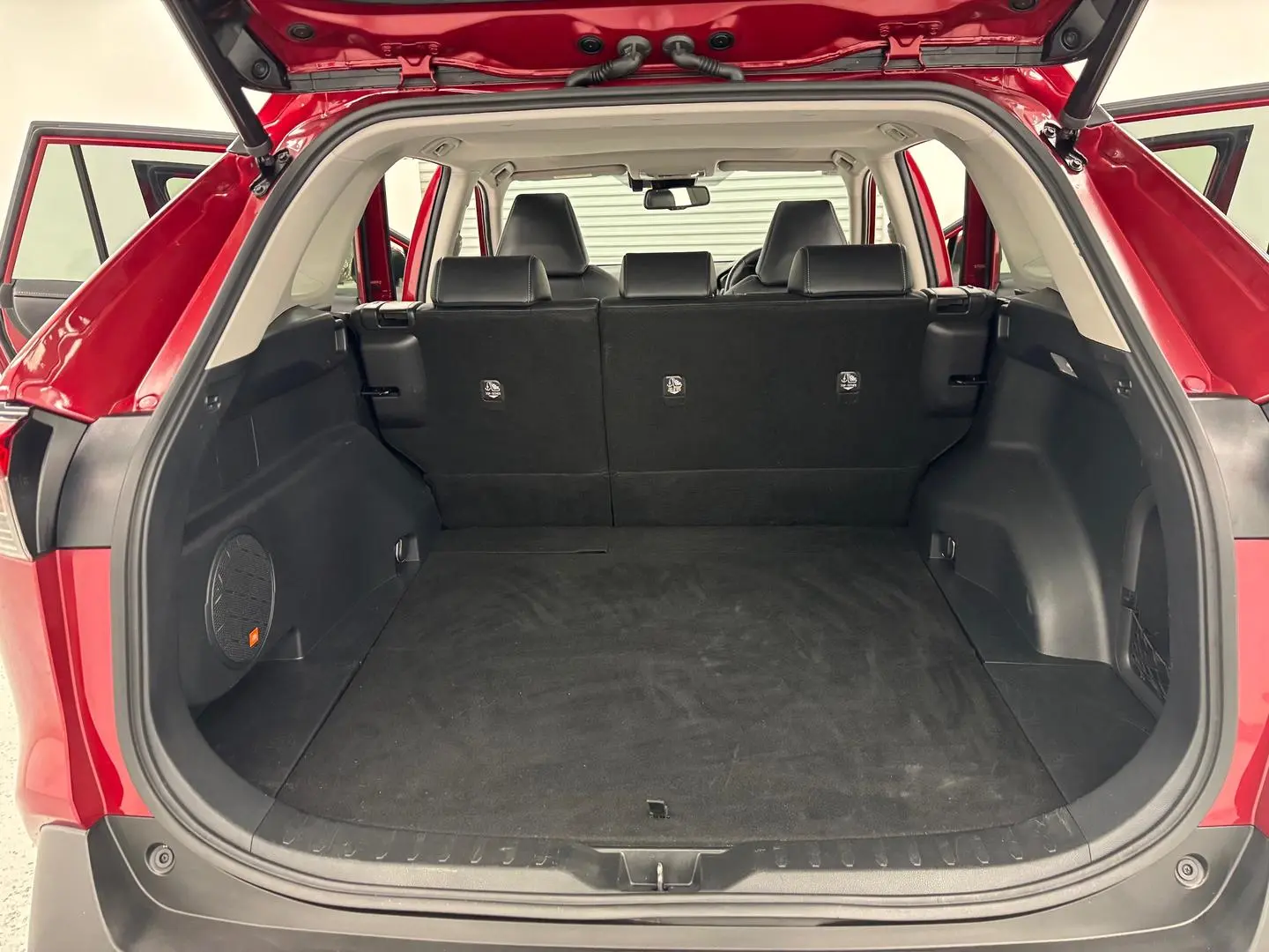 2020 Toyota RAV4 Gallery Image 18